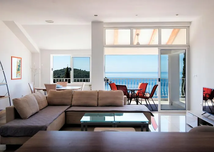 Zenith Apartment By Duhomes
